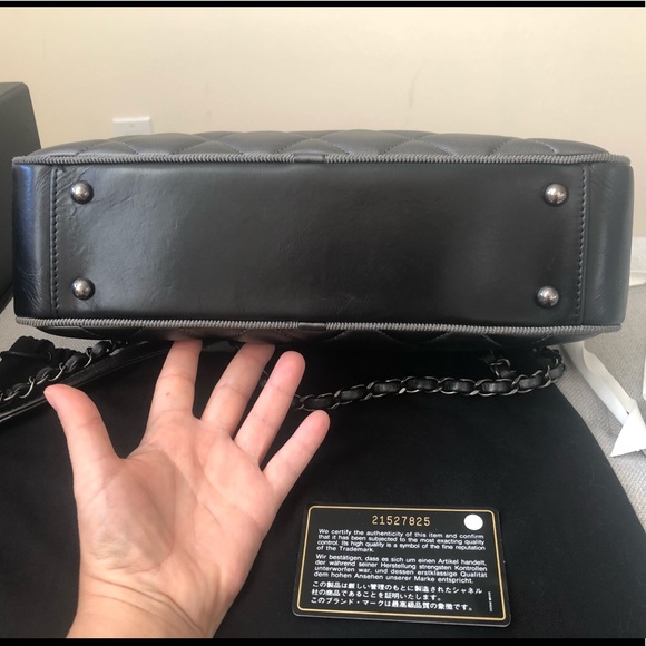 SOLD 🌟Chanel Camara Bag - Picture 4 of 8